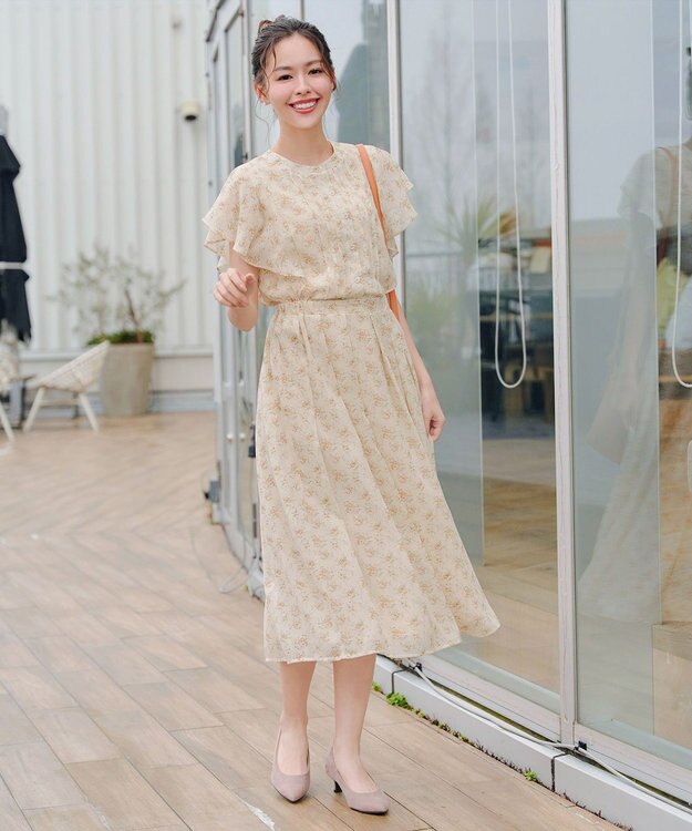 Tiaclasse 【小倉優子さん着用・洗える】フレアスリーブ柄ワンピース ベージュ