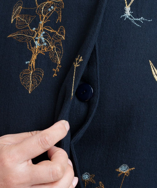 muuc ボタニカル刺繍のジャケット ネイビー