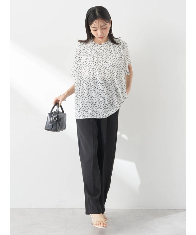 earth music&ecology マジョリカプリーツ半袖ブラウス Flower