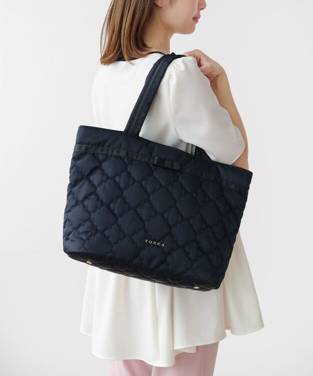 TOCCA 【A4サイズ対応・撥水】CHECKER CLOVER QUILTBAG キルトバッグ ネイビー系
