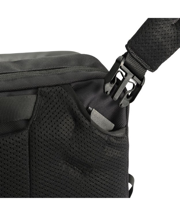 ACE BAGS & LUGGAGE ace. ラグレンティスクロス ショルダーバッグ A4 撥水 68796 エース ブラック