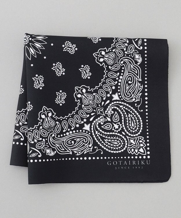 GOTAIRIKU BOX入りでギフトに最適【高機能吸水 / 抗菌防臭加工/シワになりにくい】バンダナハンカチ ブラック×ペイズリー