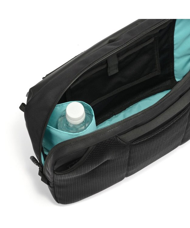 ACE BAGS & LUGGAGE ace. ラグレンティスクロス ショルダーバッグ A4 撥水 68796 エース ブラック