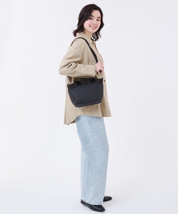 LeSportsac SMALL BUCKET TOTE/ラインデボスブラック ラインデボスブラック