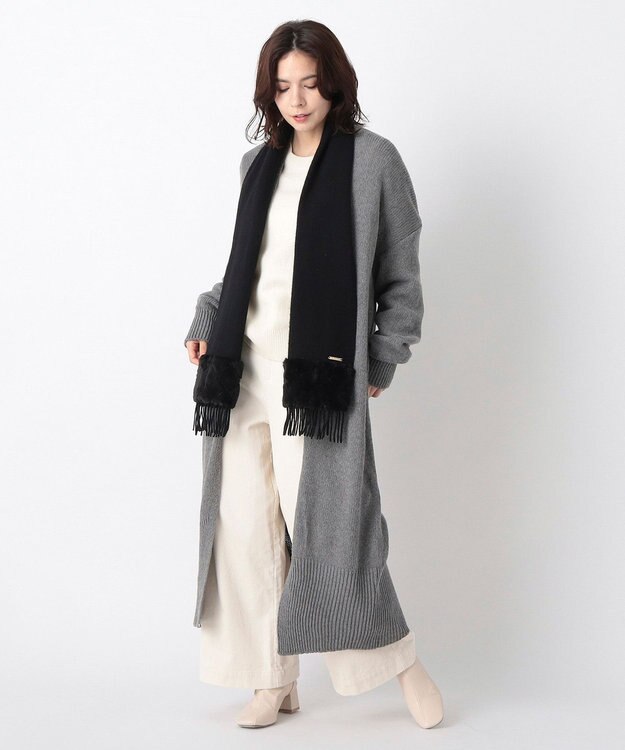 MOONBAT 【WEB限定】フルラ (FURLA)エコファー付きマフラー 無地×キルト風 ウールマフラー ロゴプレート付き ブラック