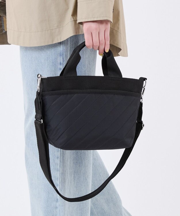 LeSportsac SMALL BUCKET TOTE/ラインデボスブラック ラインデボスブラック