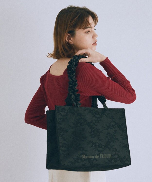 Maison de FLEUR レースフリルハンドルスクエアトートMバッグ Black