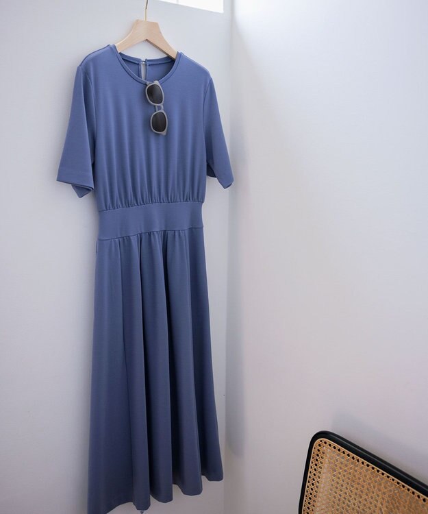 組曲 【接触冷感・洗える】美シルエットポンチ ワンピース ブルー系