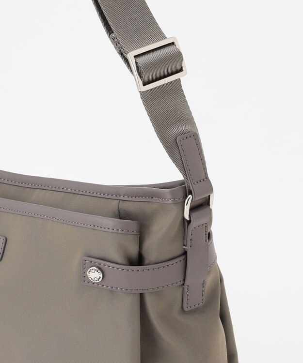 LA BAGAGERIE 【撥水ナイロン】ベーシックショルダー グレージュ