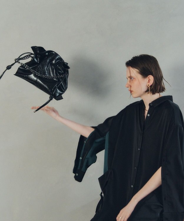 YECCA VECCA 2wayチェーンギャザーバッグ Black