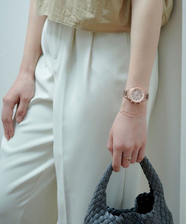 CITIZEN 【電池交換不要のクロノグラフ】どんなスタイルにも合わせやすいサクラカラーの腕時計 サクラ色