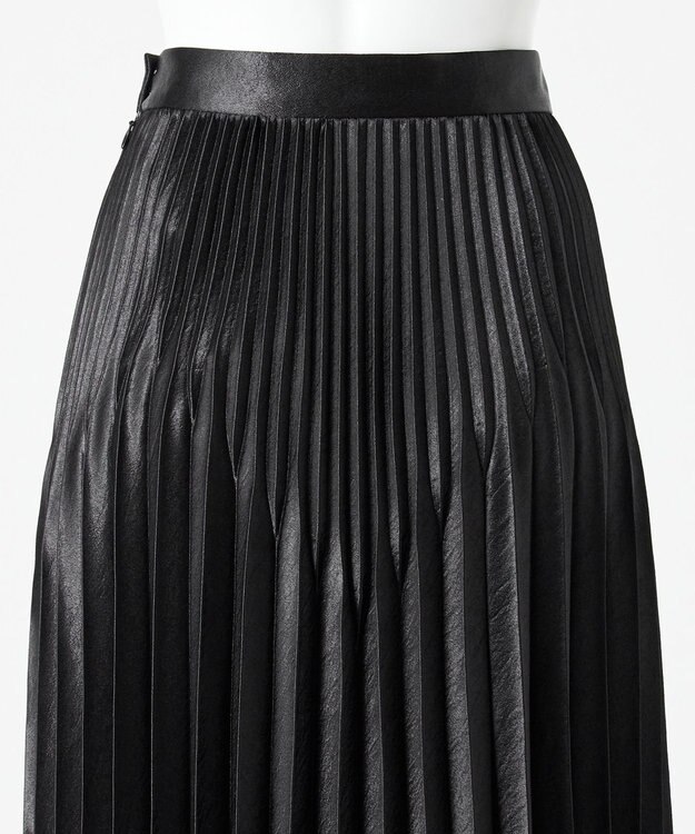 23区 【エステータ】シャイニーサテン プリーツスカート ブラック系