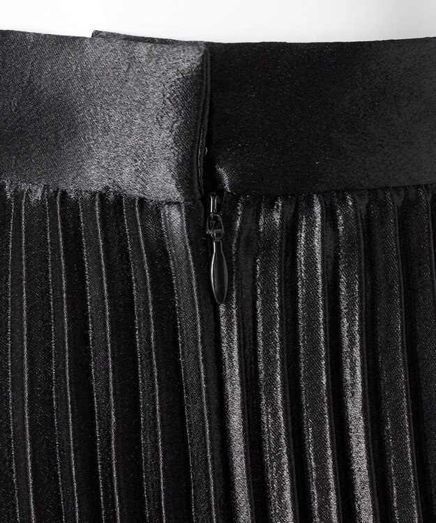 23区 【エステータ】シャイニーサテン プリーツスカート ブラック系