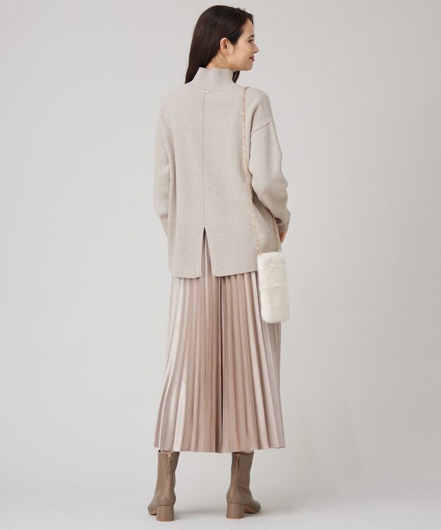 自由区 【洗える】ウールカシミヤブレンドラメスパンコールハイネック ニット ベージュ×ゴールド