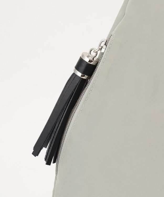 LA BAGAGERIE トライアングルリュックサック ライトグレー