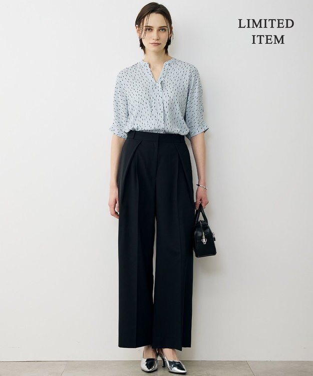 ICB L 【先行予約・WEB限定】BackSatinAmunzen 5分袖キーネックブラウス サックスブルー×モチーフドット柄