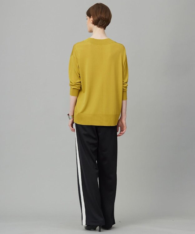 ICB L 【洗える】シルクヴィスコースハイゲージ Vネックニット イエローオーカー系