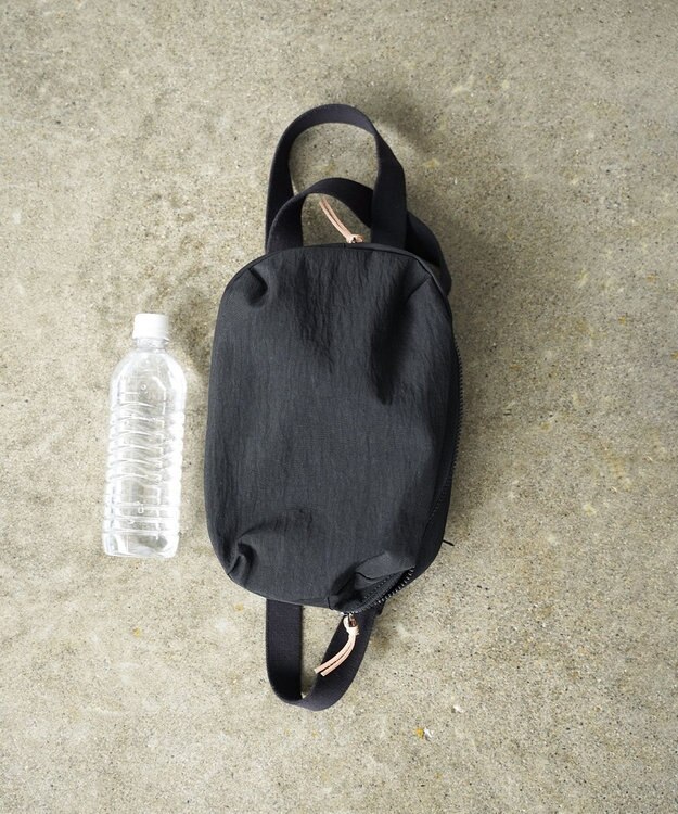 NIZYU KANO FUKUI SIWAナイロンボディバッグ Mサイズ ブラック