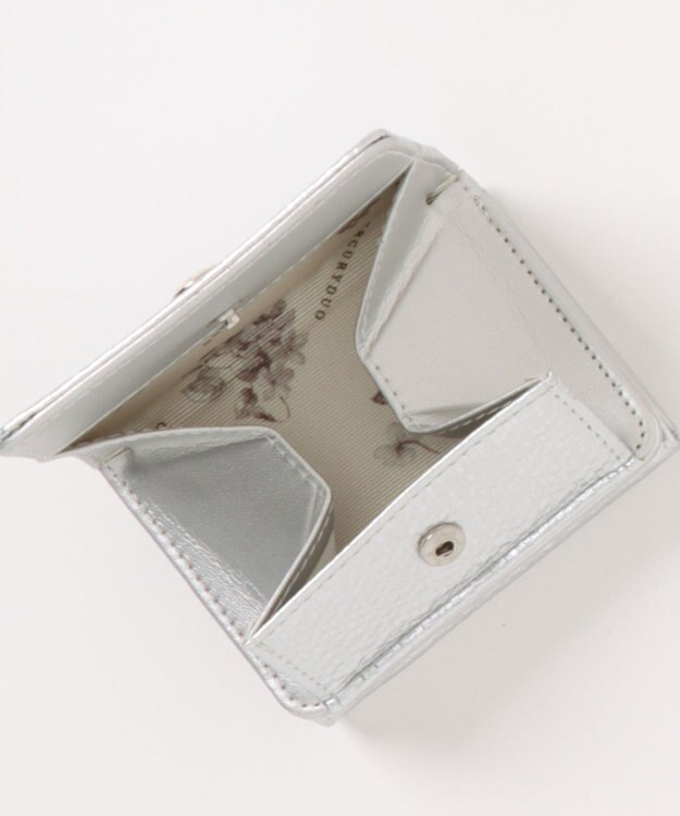 style code 【MERCURYDUO/マーキュリーデュオ】メタリッククラック調型押し　三つ折りミニ財布 シルバー