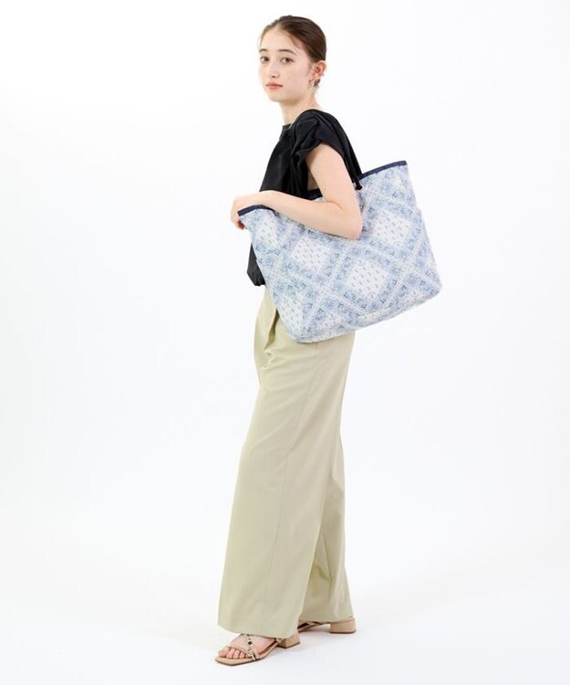 LeSportsac LARGE 2 WAY TOTE/バンダナブリーズ/ディープシーブルー バンダナブリーズ/ディープシーブルー