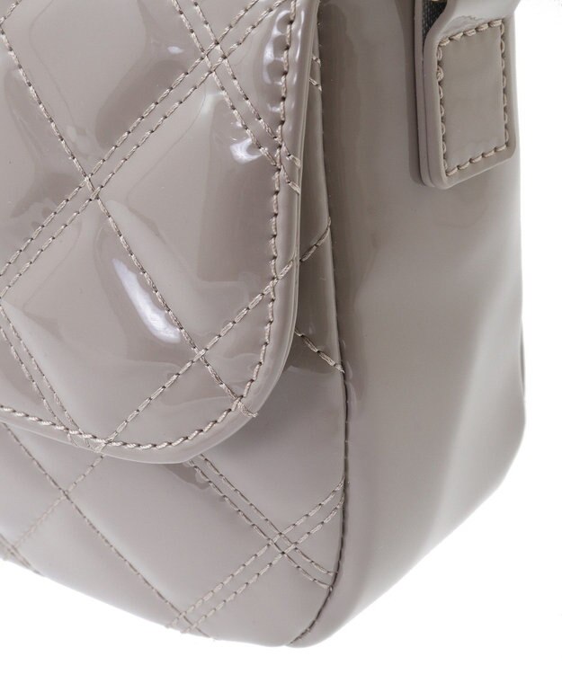 Maison de FLEUR キルティングエナメルバッグ Light Gray