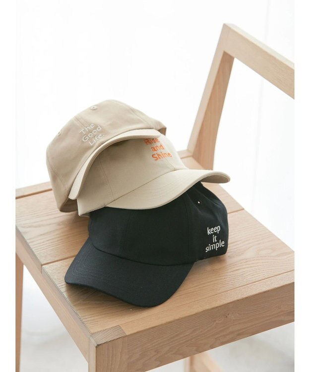 AMERICAN HOLIC ロゴキャップ Ivory