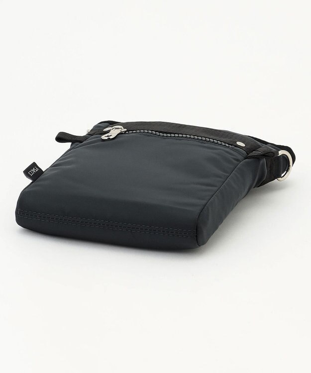 Y'SACCS テープデザイン　トラベルポシェット ダークグレー