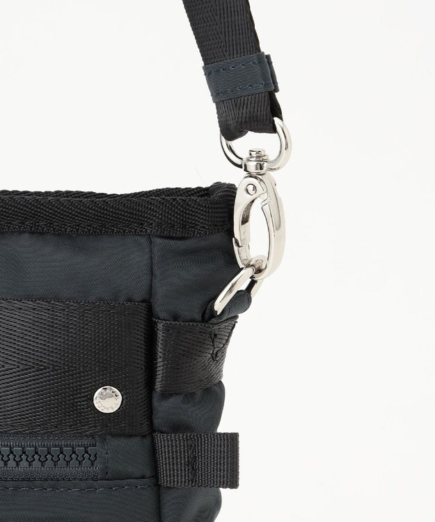 Y'SACCS テープデザイン　トラベルポシェット ダークグレー