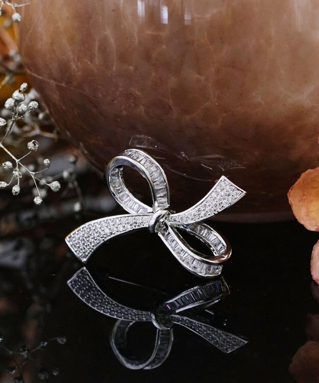 Tiaclasse   リボンモチーフブローチ シルバー