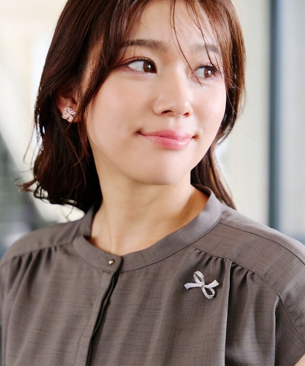 Tiaclasse   リボンモチーフブローチ シルバー