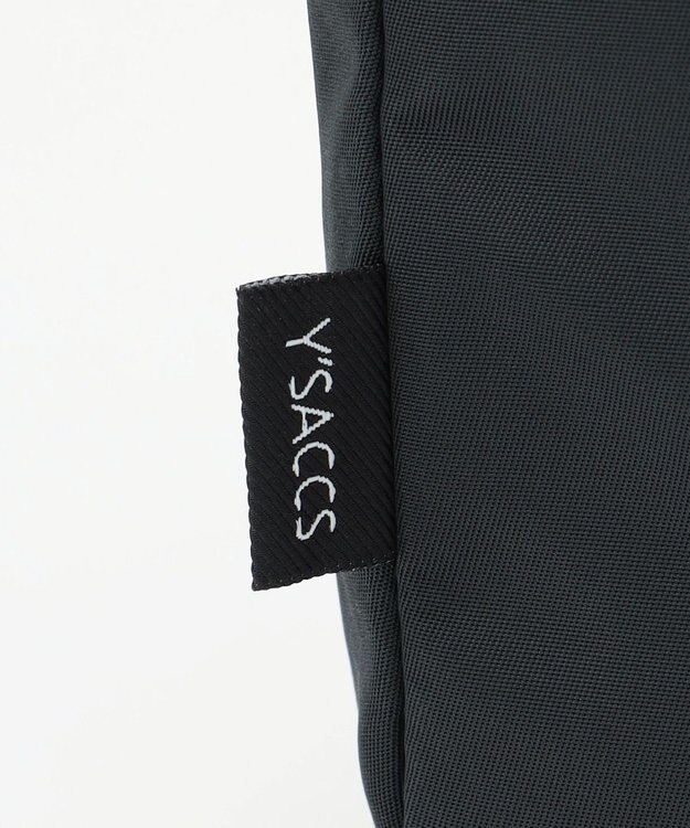 Y'SACCS テープデザイン　トラベルポシェット ダークグレー