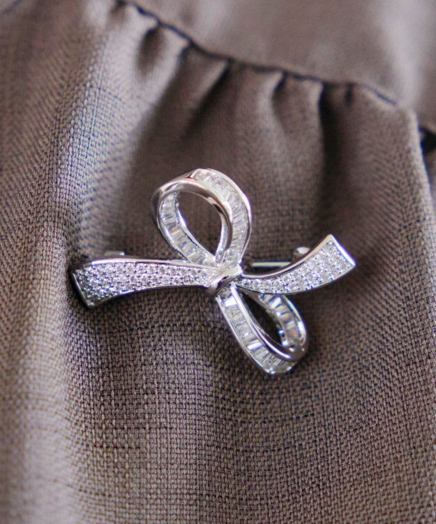 Tiaclasse   リボンモチーフブローチ シルバー