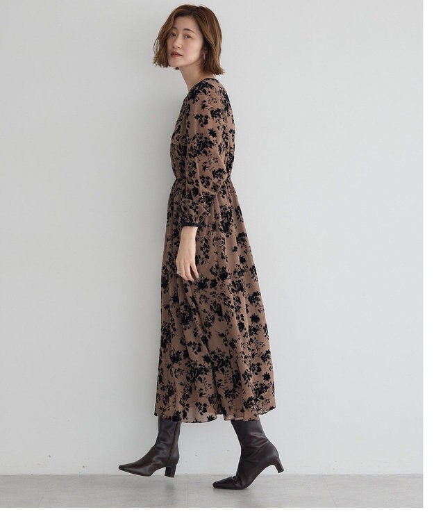 YECCA VECCA ボタニカル柄フロッキープリントワンピース Beige