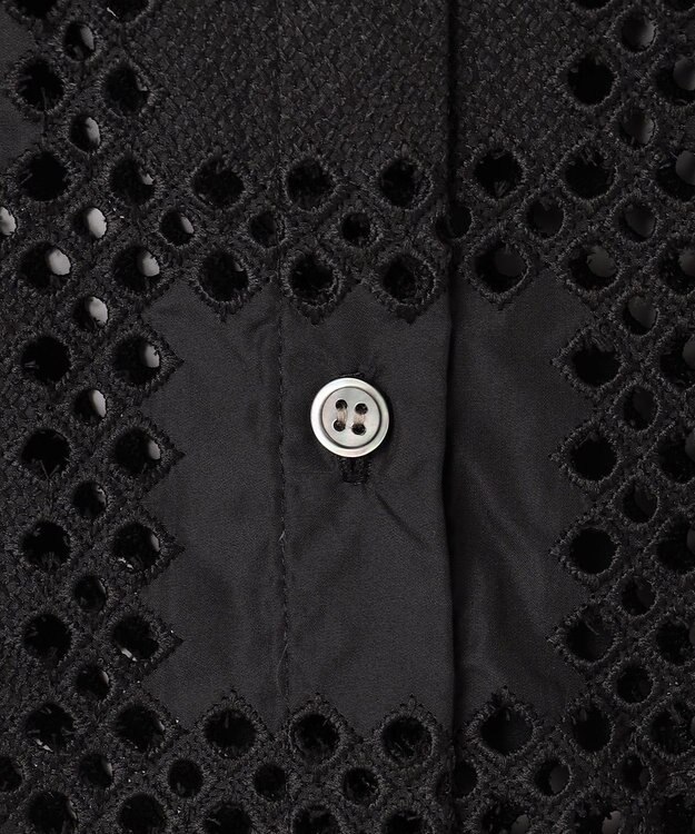 ICB L スクエアエンブロイダリー クロップドシャツ ブラック