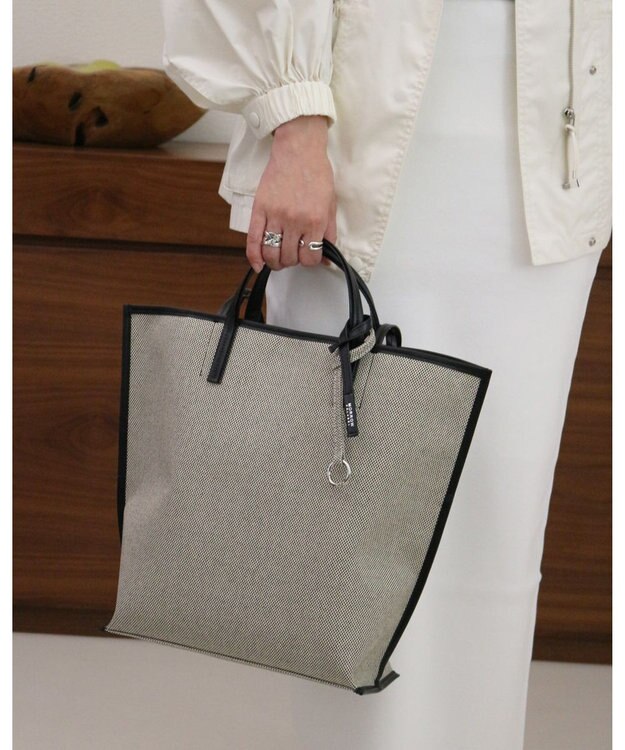 MORROW by thank 【A4サイズ収納可/軽量】VIVIAN MIDDLE MIX キャンバス