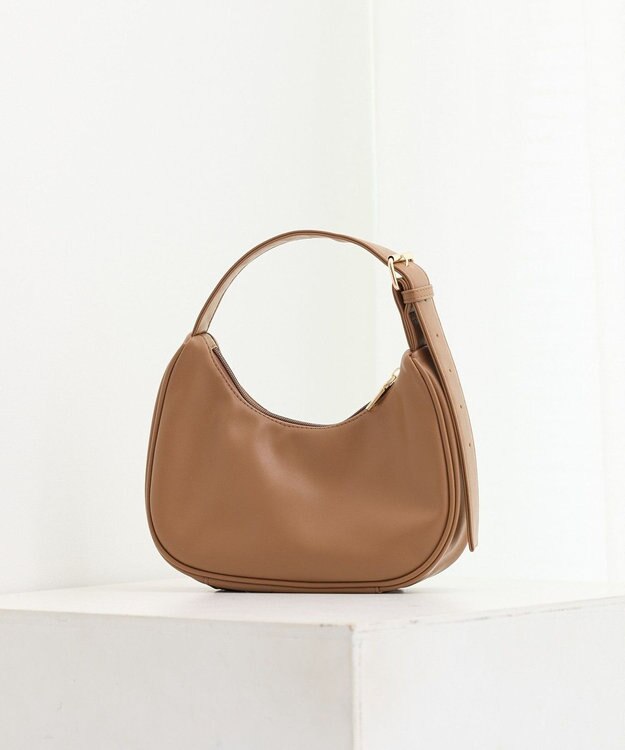 earth music&ecology ハーフムーンアジャスタブルバッグ Camel