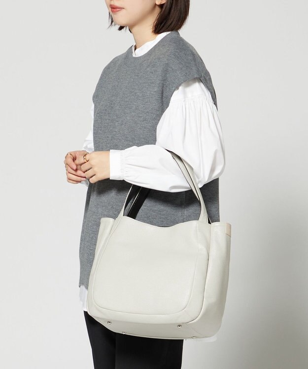 Y'SACCS シュリンクレザートート Mサイズ アイボリー