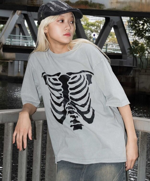 WEGO 【ユニセックス着用ITEM】ブリーチボーングラフィックT（SS） グレー