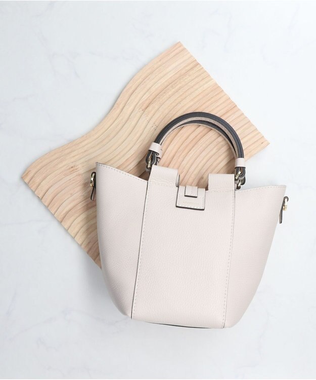 INTER-CHAUSSURES 【LORISTELLA】レザーハンドルハンドバッグ ライトベージュ