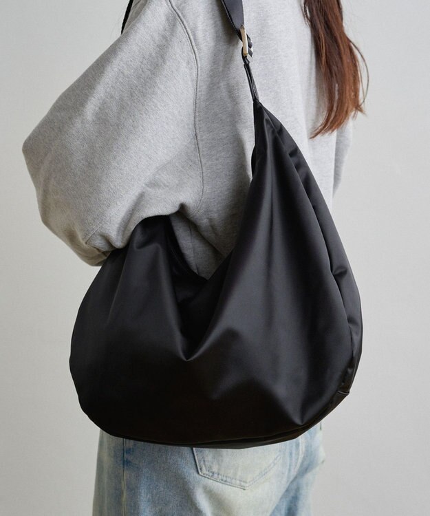 russet ラウンドビッグショルダーバッグ(CE-1292) Black2（シルバー金具）