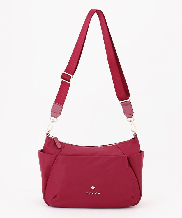 TOCCA 【大人百花掲載】PIECE OF CRESCENT NYLONBAG バッグ ボルドー系