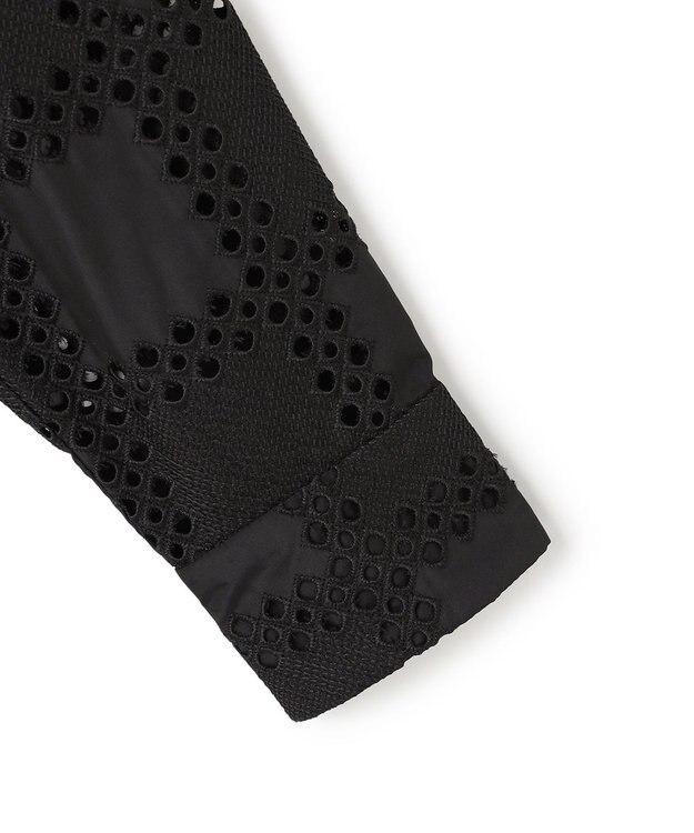 ICB L スクエアエンブロイダリー クロップドシャツ ブラック