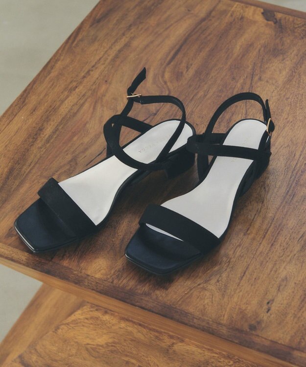 YECCA VECCA バーストラップサンダル Black
