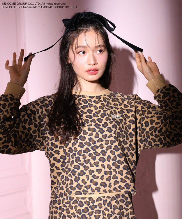 Green Parks ■ＬＯＶＥ　ＢＯＡＴ　ロゴ刺繍スウェット Leopard