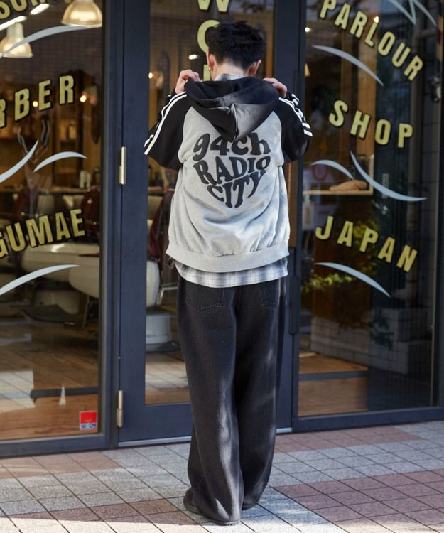 WEGO 【ユニセックス着用ITEM】ラグラングラフィックZIPパーカー ブラック