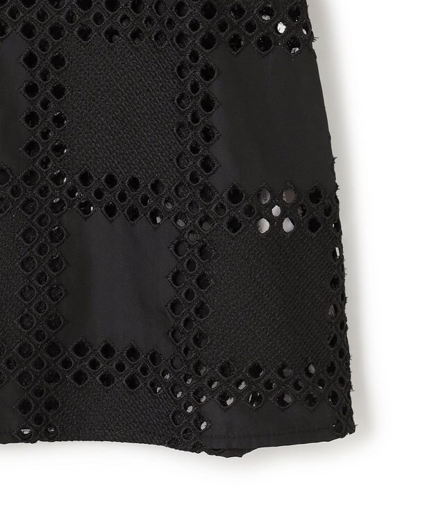 ICB L スクエアエンブロイダリー クロップドシャツ ブラック