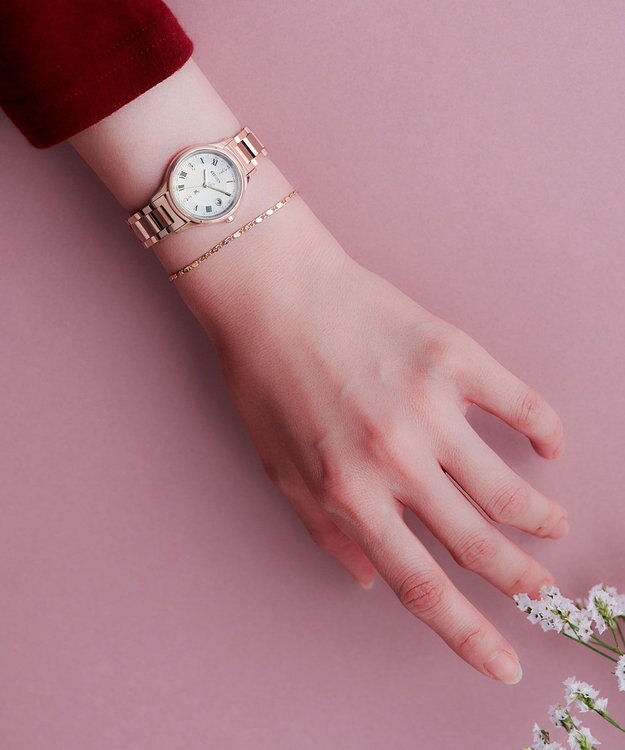 CITIZEN 【クロスシー】肌を美しくみせる「サクラピンク/R」が上品に輝くhikari collection　光発電エコ・ドライブ電波時計 サクラ色
