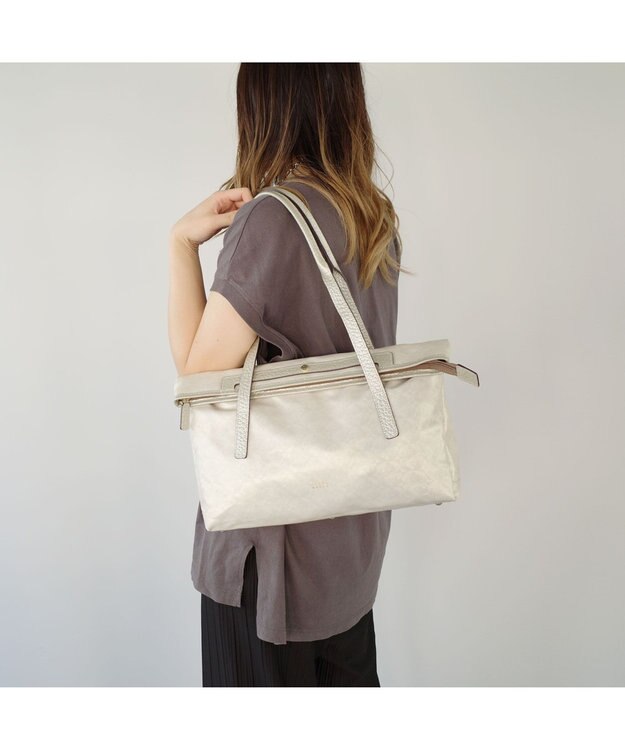 PELLE BORSA サイズチェンジトートバッグ  Alive アライブ 4442 シャンパンゴールド