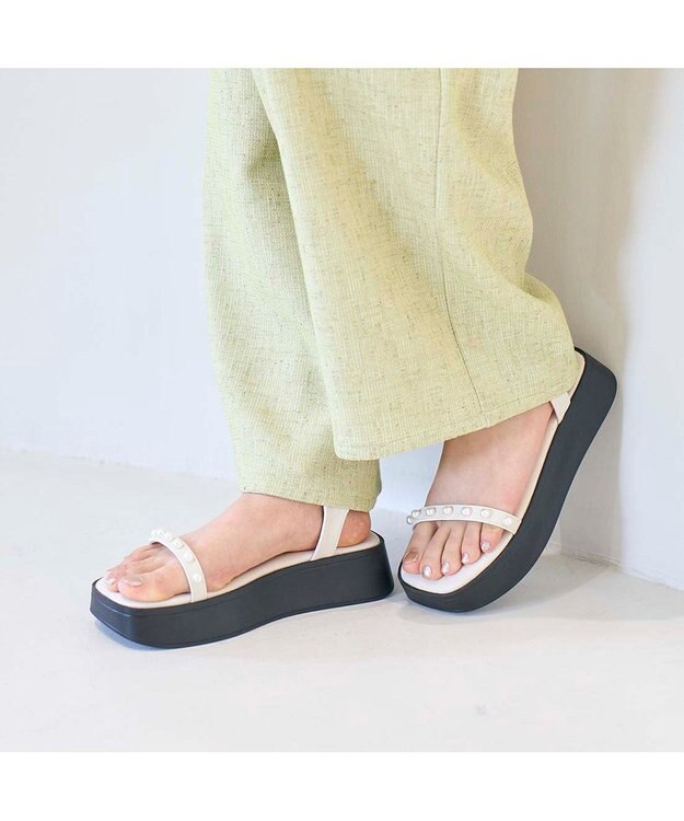 MODE ET JACOMO <noyau>パールデザイン厚底スポーツサンダル アイボリー