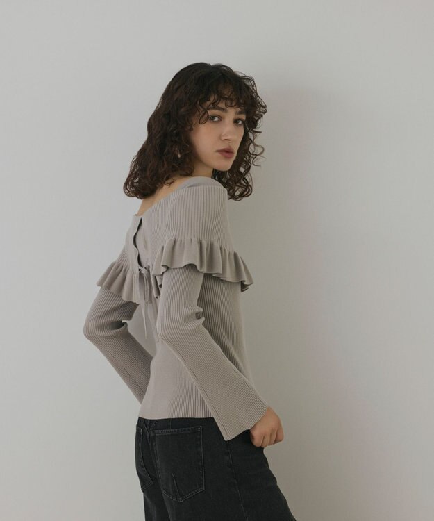 GRACE CONTINENTAL オフショルフリルニットトップ グレー